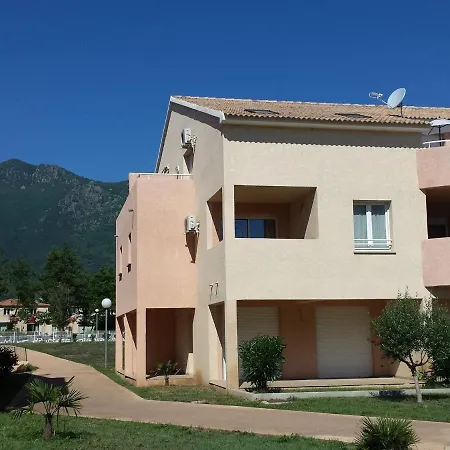 Nice Holiday Spot Near Extensive Beach On Beautiful Corsica アパート