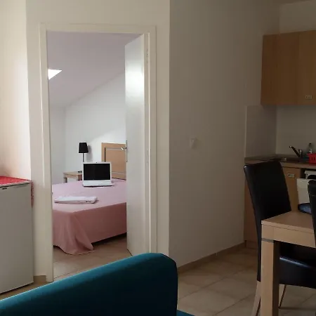 Nice Holiday Spot Near Extensive Beach On Beautiful Corsica アパート *